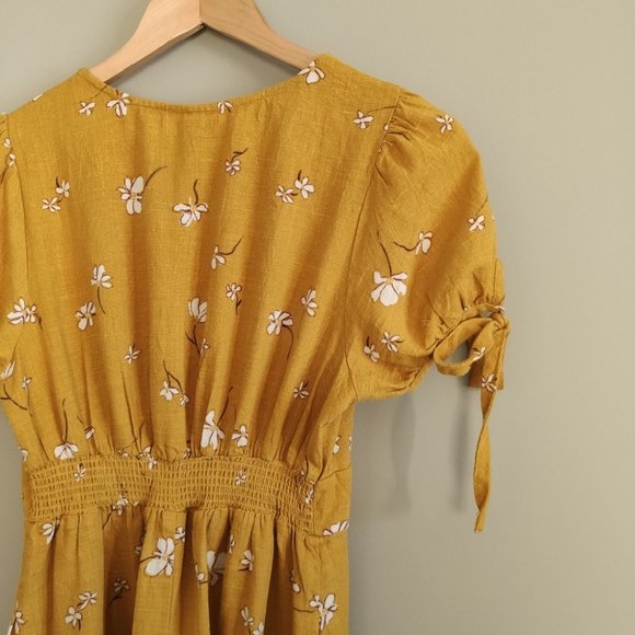 Universal Thread Yellow V Neck Maxi Dress Size Small - Picture 8 of 10